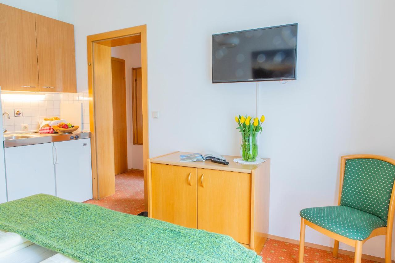 Hotel Garni Weberhausl Strobl Bagian luar foto