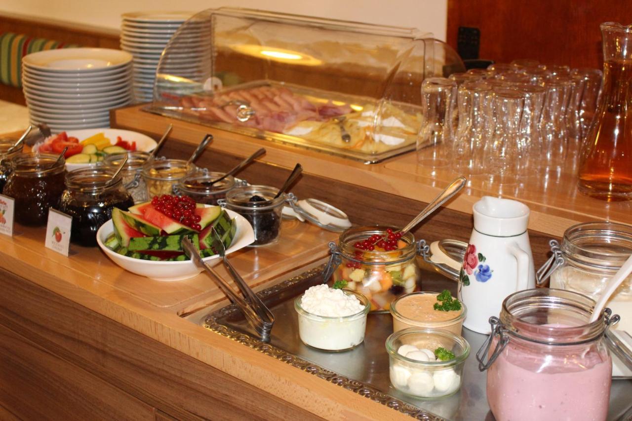 Hotel Garni Weberhausl Strobl Bagian luar foto
